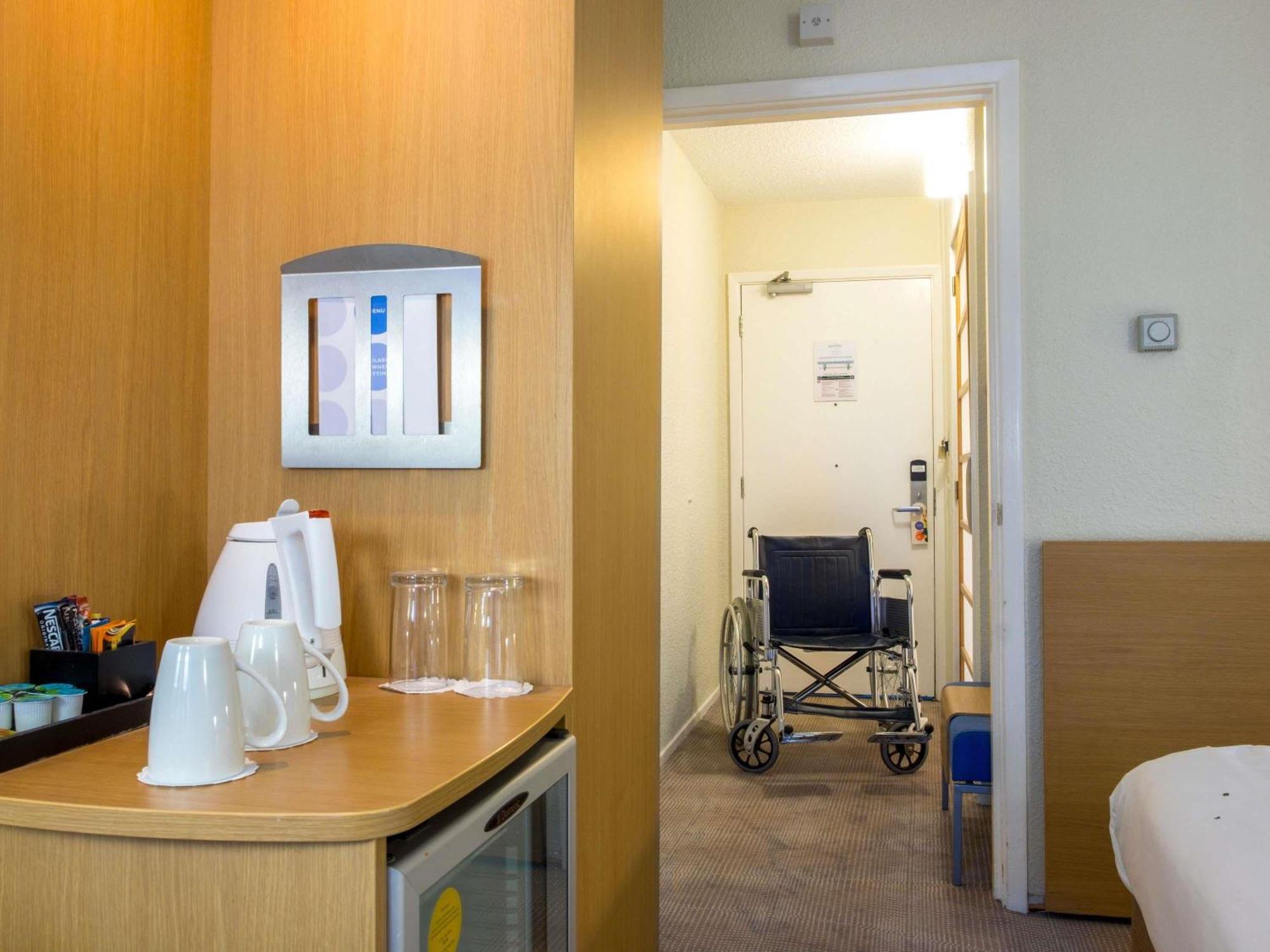 Chambre Double Standard - Accessible aux Personnes à Mobilité Réduite