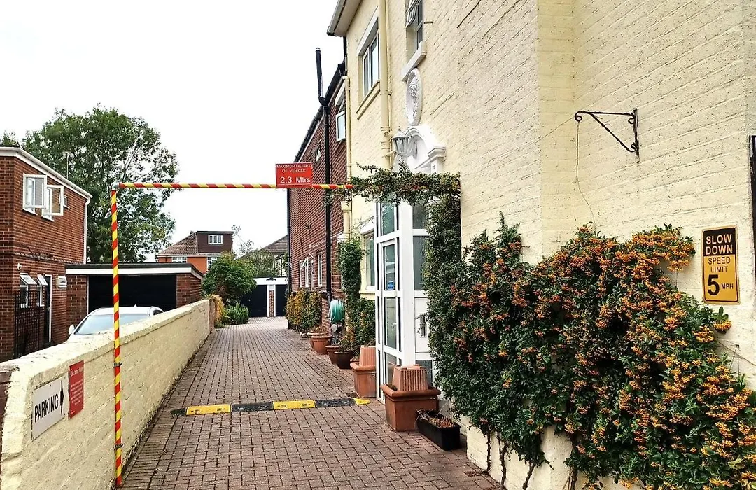 Hunters Lodge Guest House-1